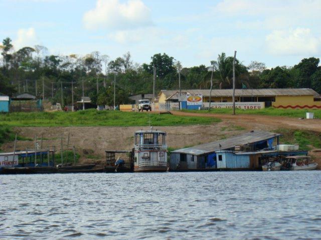 Deputada Lebrinha pede construção de porto flutuante no distrito de surpresa, em Guajará Mirim