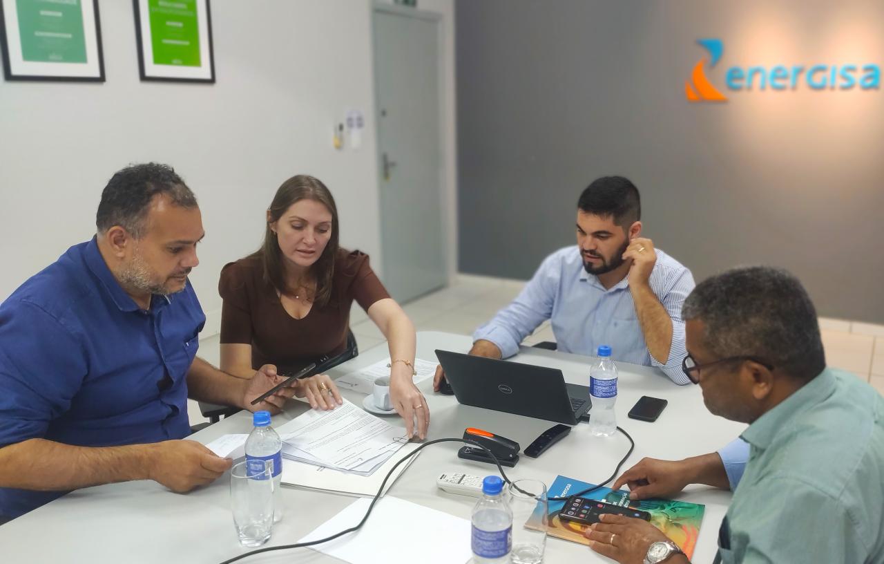 Unidades de saúde em Seringueiras recebem programa de eficiência energética com apoio da deputada Lebrinha