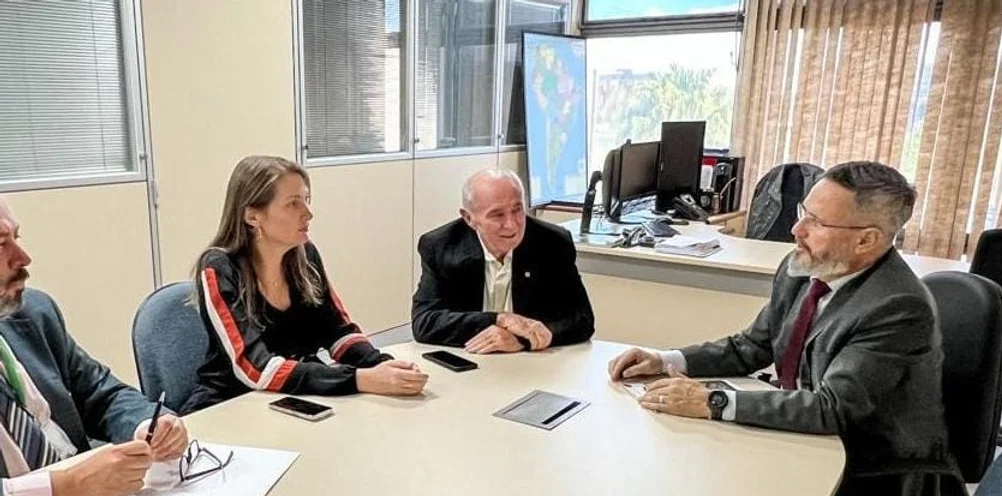 Lebrinha discute ações de fronteira para o projeto de integração Brasil e Bolívia
