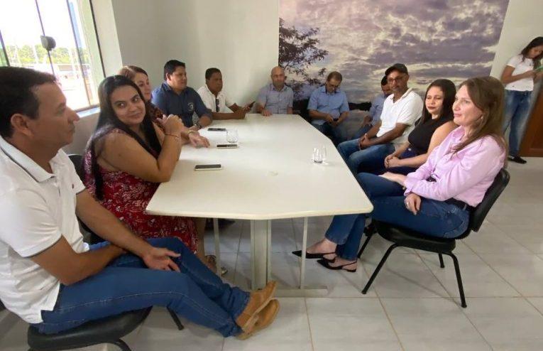 Deputada Lebrinha debate investimentos para Pimenteiras do Oeste com gestores e vereadores
