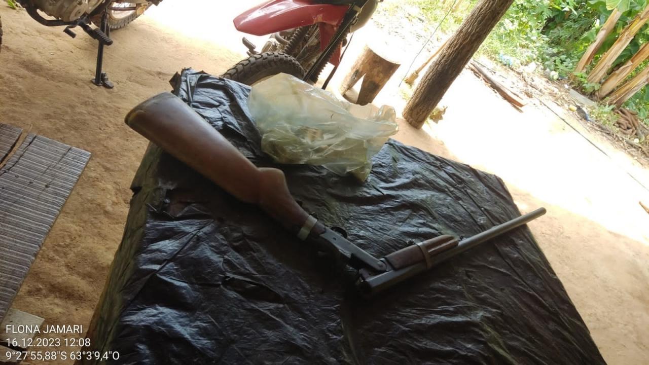 Arma de fogo é apreendida durante patrulhamento rural da Polícia Militar