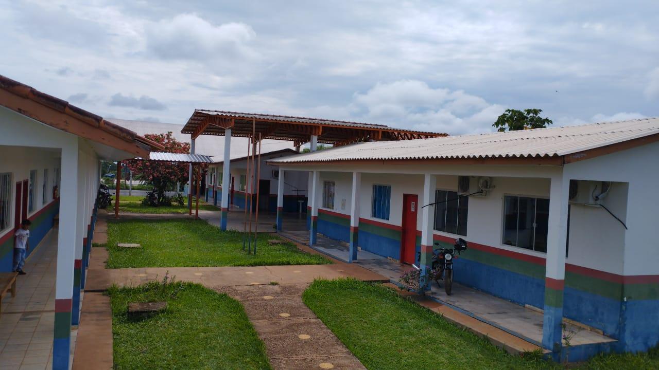Lebrinha financia compra de notebooks para professores em Primavera de Rondônia
