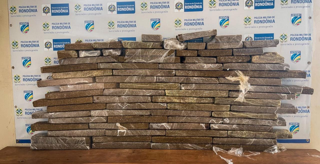 Polícia Militar apreende 81 quilos de droga em construção abandonada