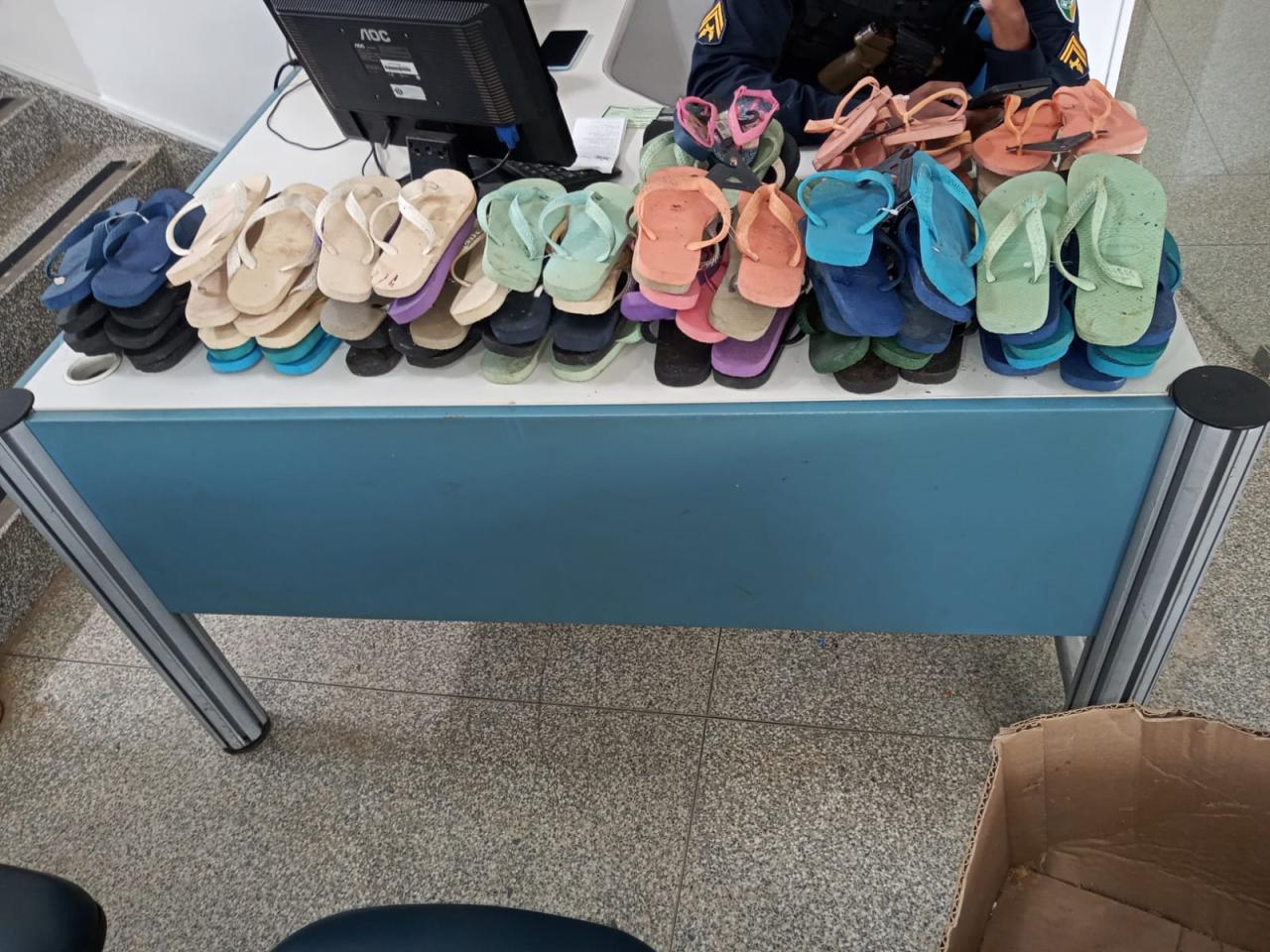 ARIQUEMES – POLÍCIA MILITAR PRENDE HOMEM POR FURTAR CHINELOS