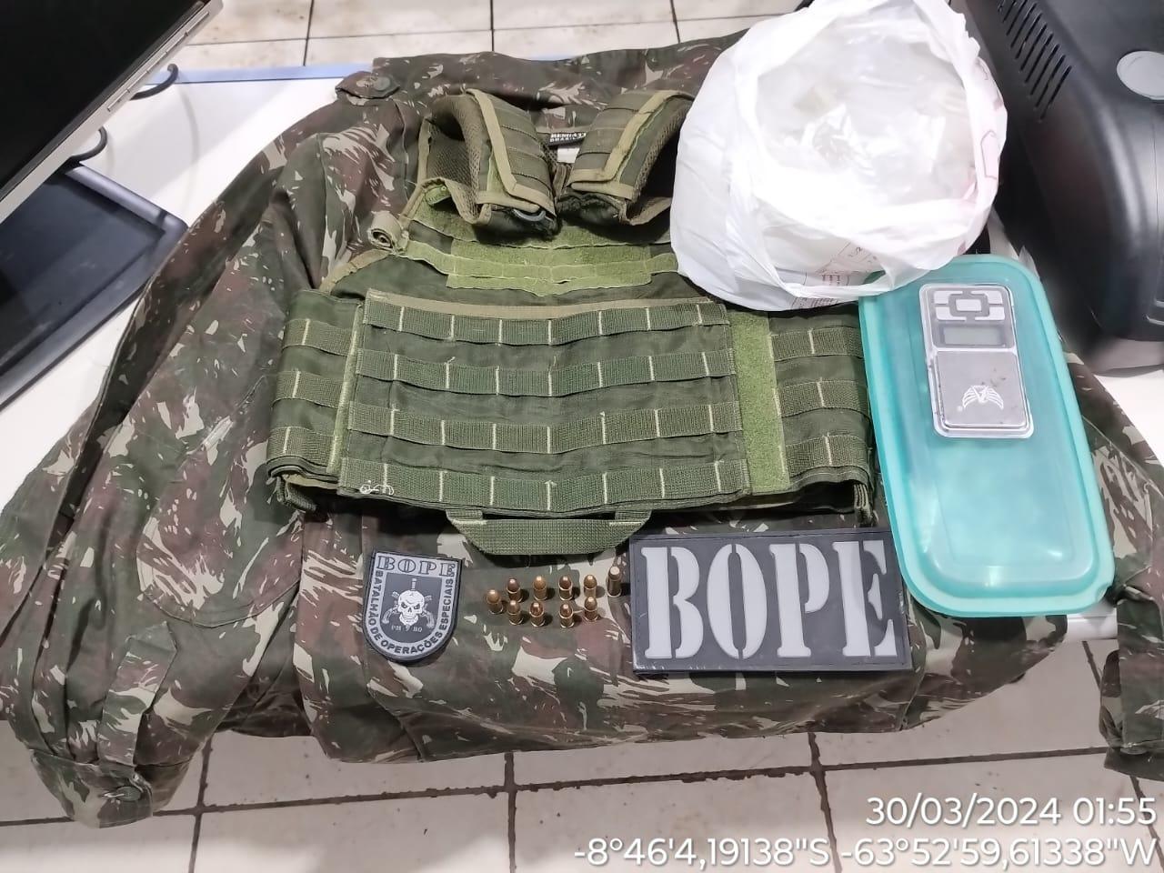 BOPE PRENDE HOMEM NA CONDICIONAL COM CAMISA DO EXÉRCITO E VÁRIOS CARTUCHOS