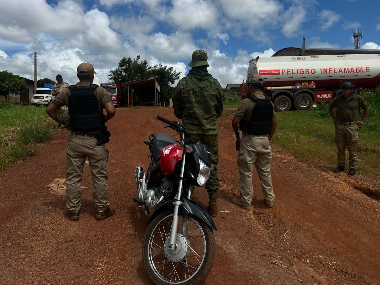 AÇÃO INTEGRADA NA FRONTEIRA LOCALIZA VEÍCULO FURTADO EM GUAJARÁ MIRIM NA BOLÍVIA