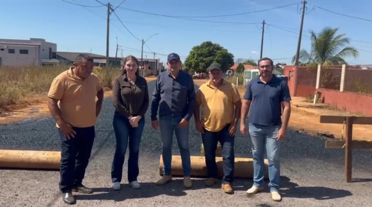 Seringueiras terá 100% de asfalto com apoio da deputada Lebrinha