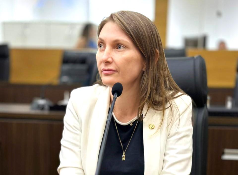 Lebrinha viabiliza usina de asfalto para São Francisco do Guaporé e defende política de desenvolvimento