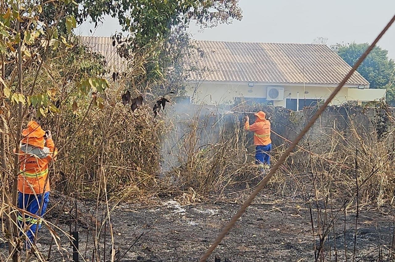 CEEJA – Centro Estadual de Jovens e Adultos de de Costa Marques quase é consumido por incêndio