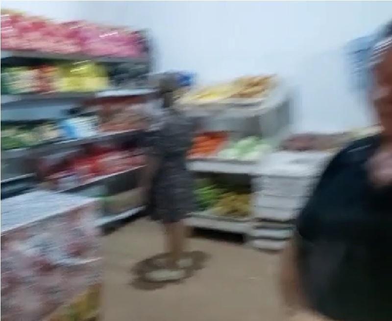 Homem tenta assaltar mercearia em Costa Marques, mas foge ao perceber perigo