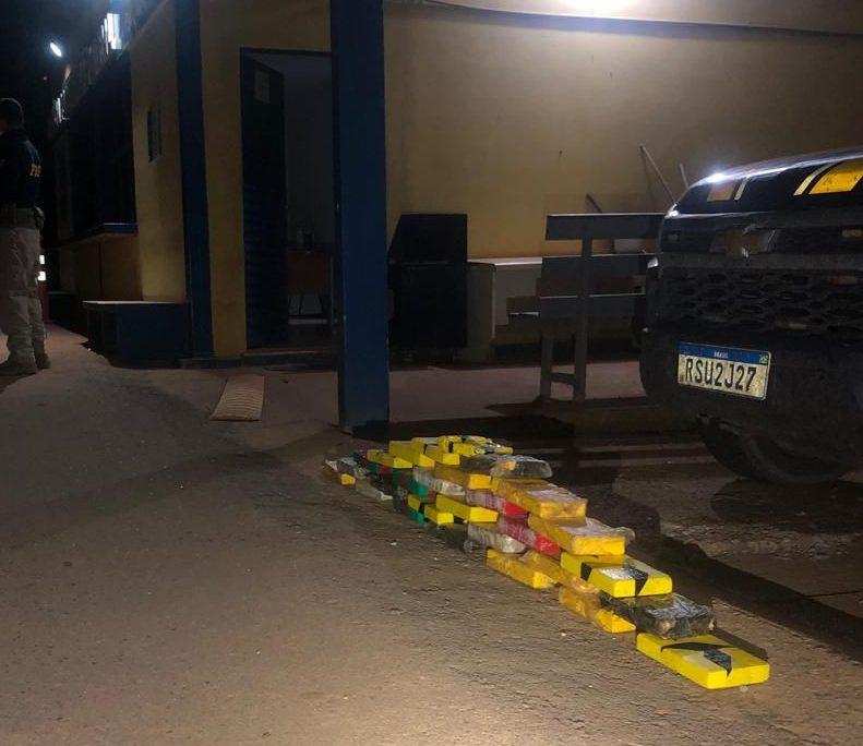 Polícia Militar e Polícia Rodoviária Federal realizam apreensão de 28,4 quilos de de drogas e prende suspeito