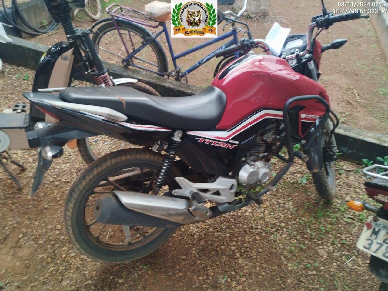 Polícia Militar recupera motocicleta furtada abandonada em Guajará-Mirim