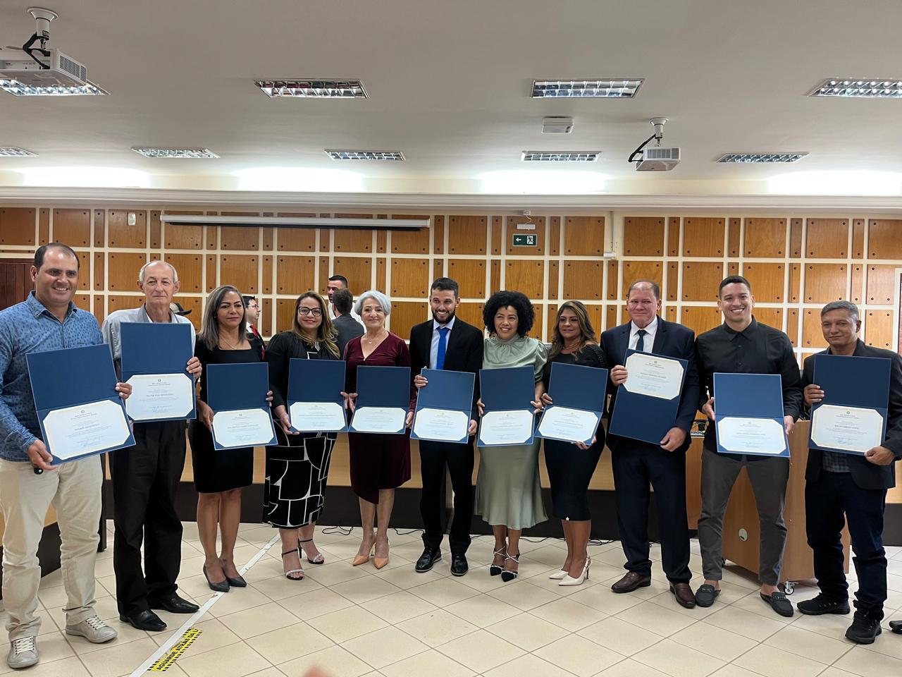 Justiça Eleitoral diploma prefeito, vice-prefeita e vereadores eleitos em Costa Marques