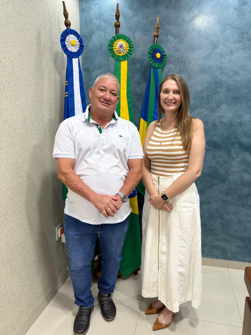 A deputada estadual Gislaine Lebrinha (União Brasil) destinou R$ 1.980.000,00 para obras de bloqueteamento e aquisição de aduelas em Alvorada D’Oeste. O recurso foi solicitado pelo
