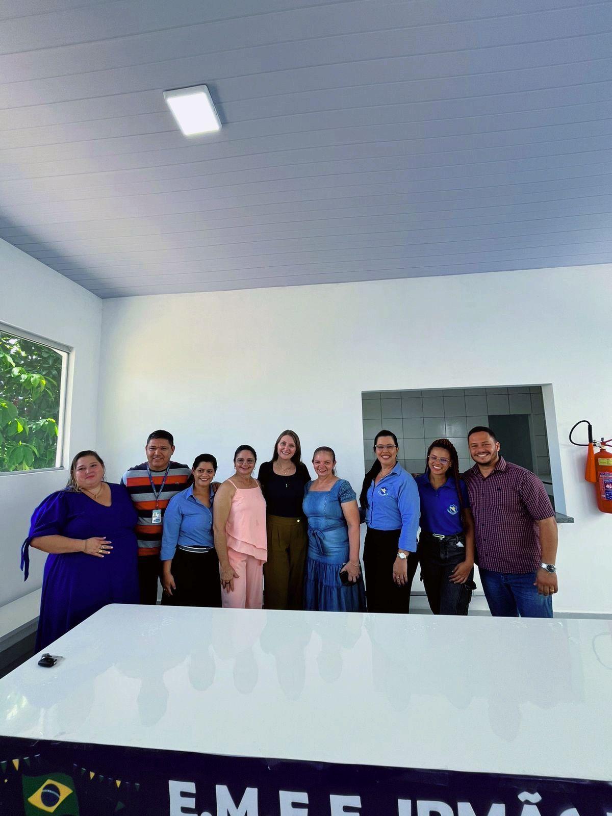 Gislaine Lebrinha inaugura refeitório em escola de Chupinguaia