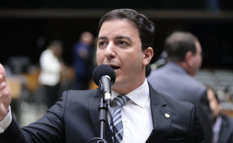 Projeto obriga preso a pagar por uso e manutenção de tornozeleira eletrônica