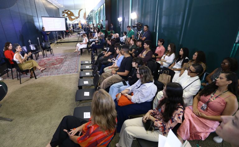 Câmara premia cinco obras audiovisuais contra a violência doméstica