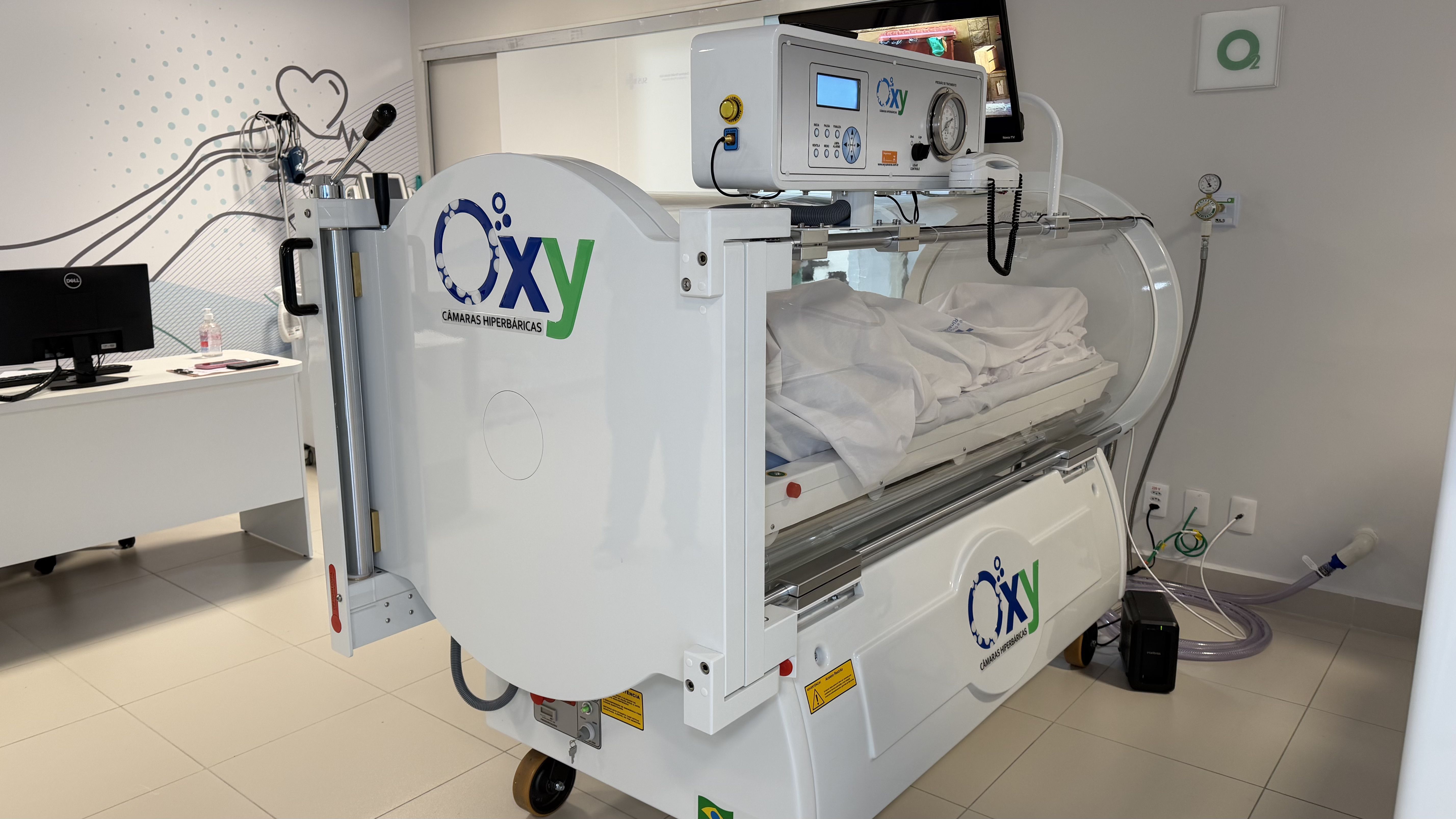 Hospital inaugura câmaras hiperbáricas pelo SUS no AM