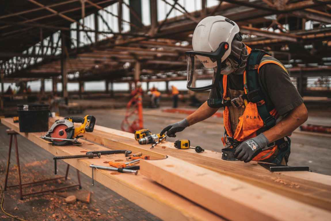 Menos horas de trabalho podem favorecer a sociedade, diz OIT