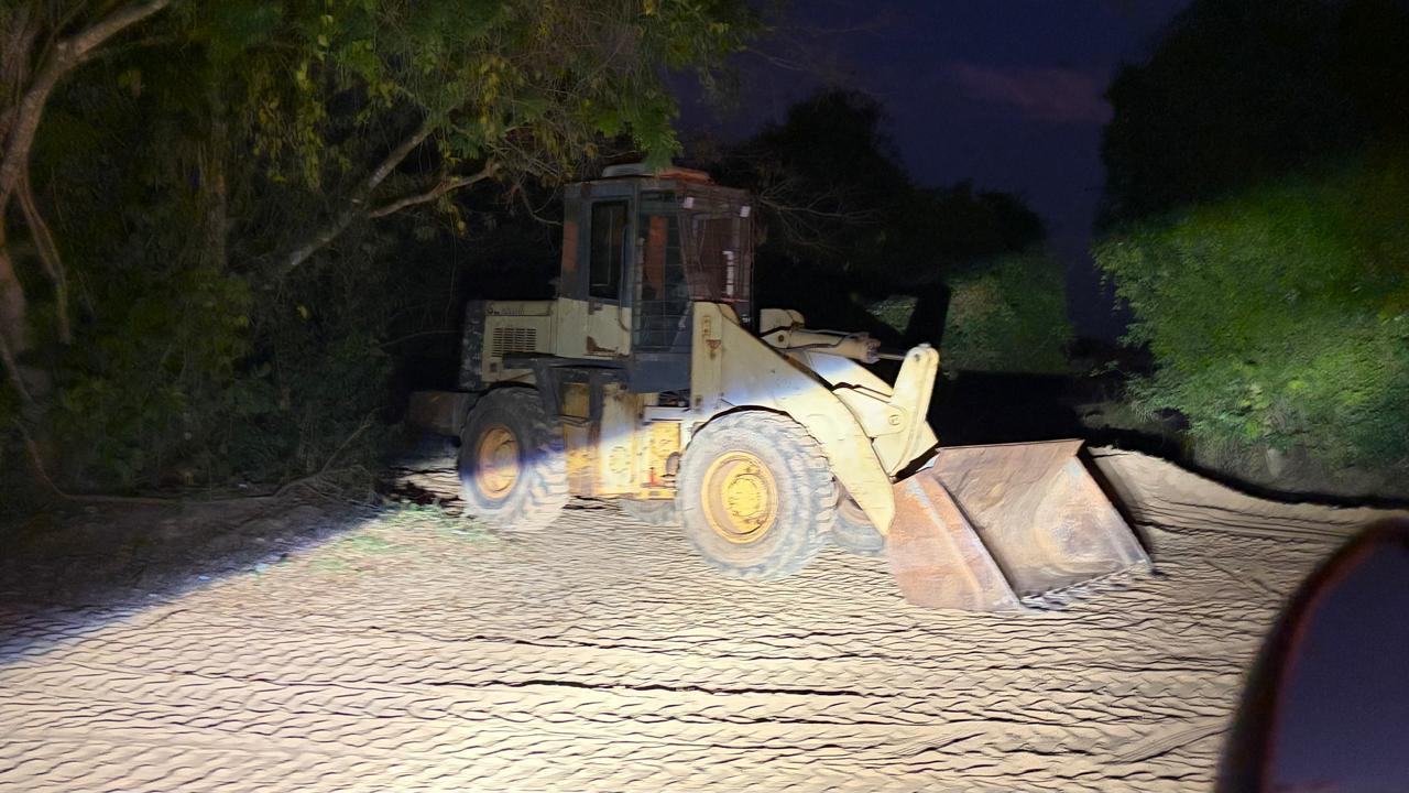 Polícia Civil de Rondônia apreende pá carregadeira avaliada em 200 mil que seria levada para a Bolívia