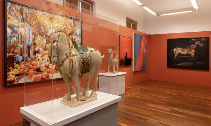 Mostra inédita reúne 100 obras brasileiras e chinesas em SP